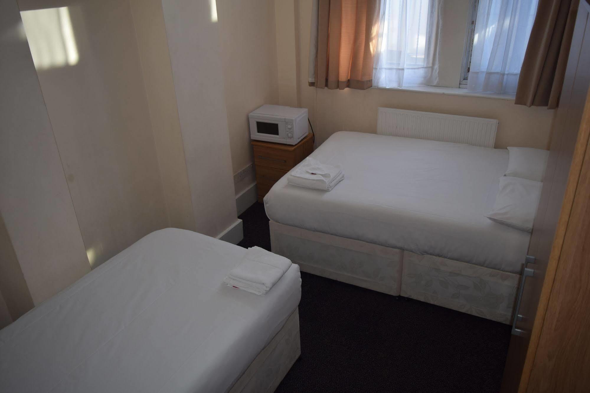 York Hotel Ίλφορντ Εξωτερικό φωτογραφία